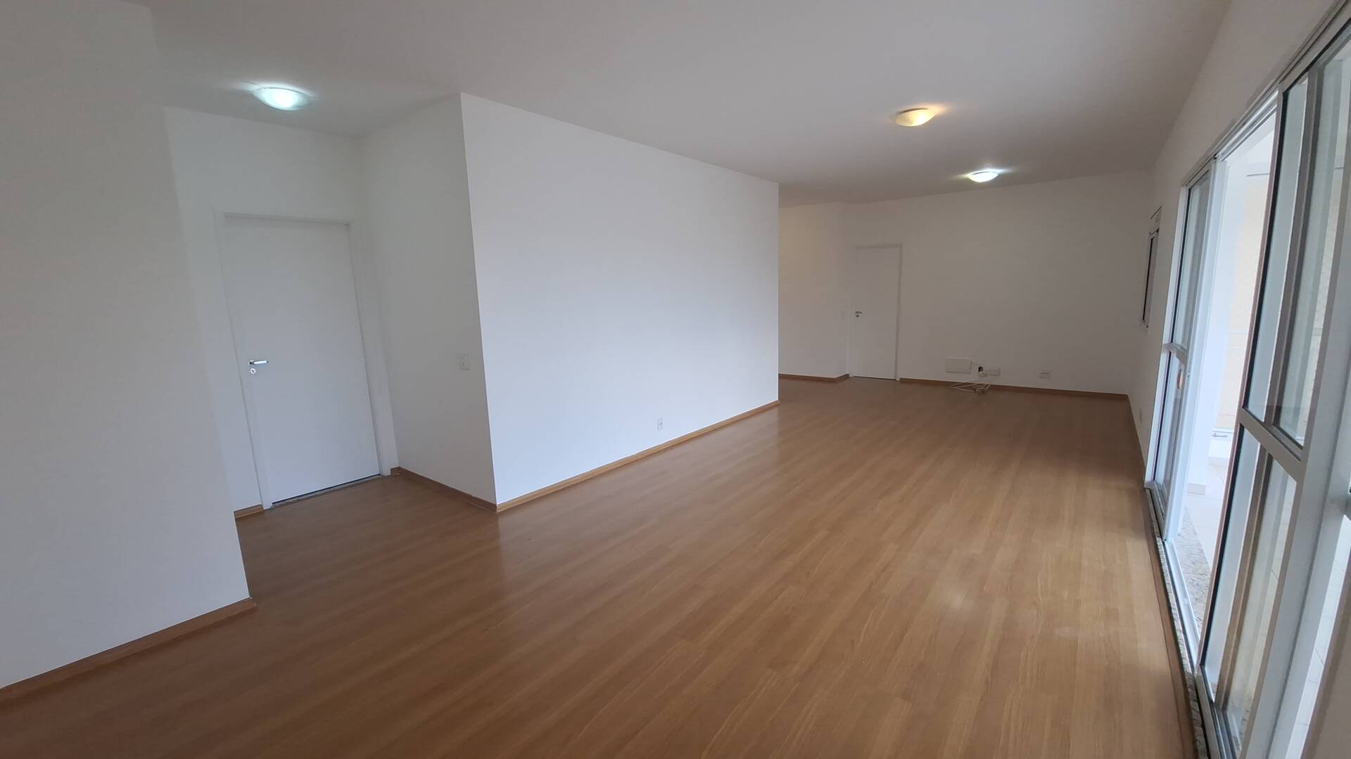 Apartamento para alugar com 3 quartos, 132m² - Foto 1